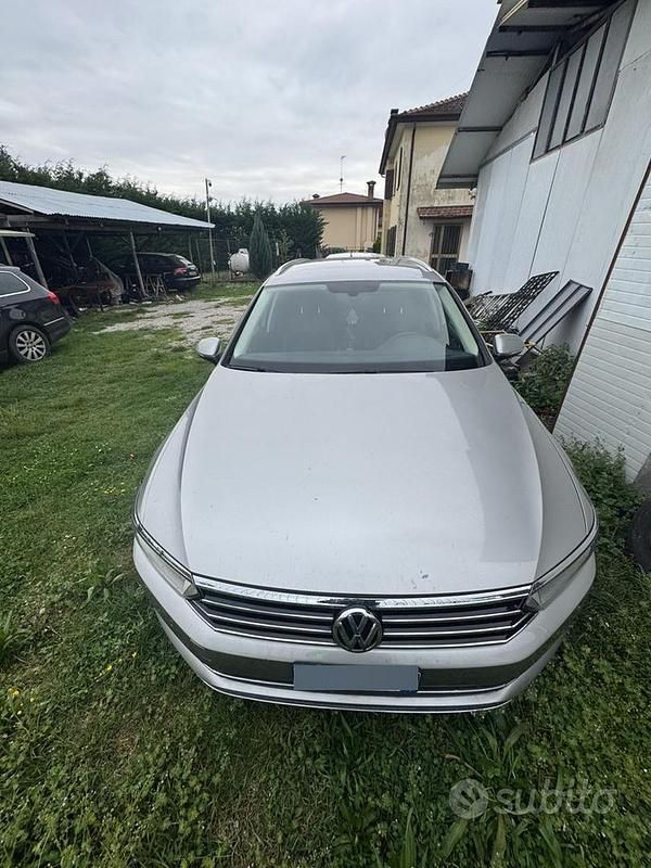 Usata VW Passat 150 CV (110 kW) 2016 Grigio Station wagon