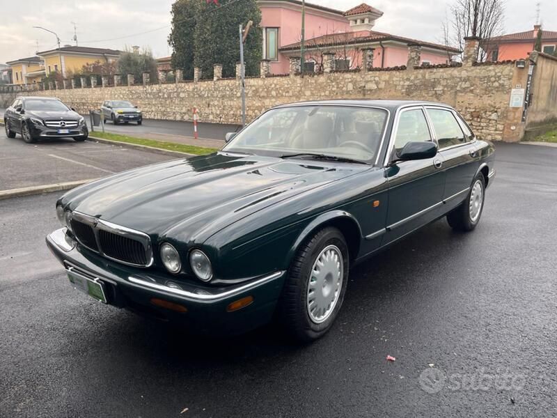Verde Usata 2001 Jaguar XJ Sovereign Tre volumi | 11.000 € - Immagine 1/4