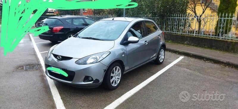 Usata Mazda 2 75 CV (55 kW) 2010 Grigio Utilitaria