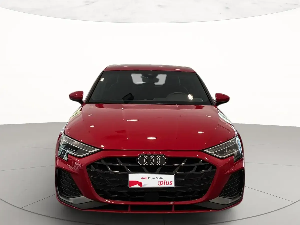 Usata Audi A3 S-Line 150 CV (110 kW) 2024 B1 rosso progressivo metallizzato Berlina
