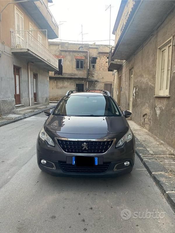 Usata Peugeot 2008 92 CV (67 kW) 2017 Grigio SUV
