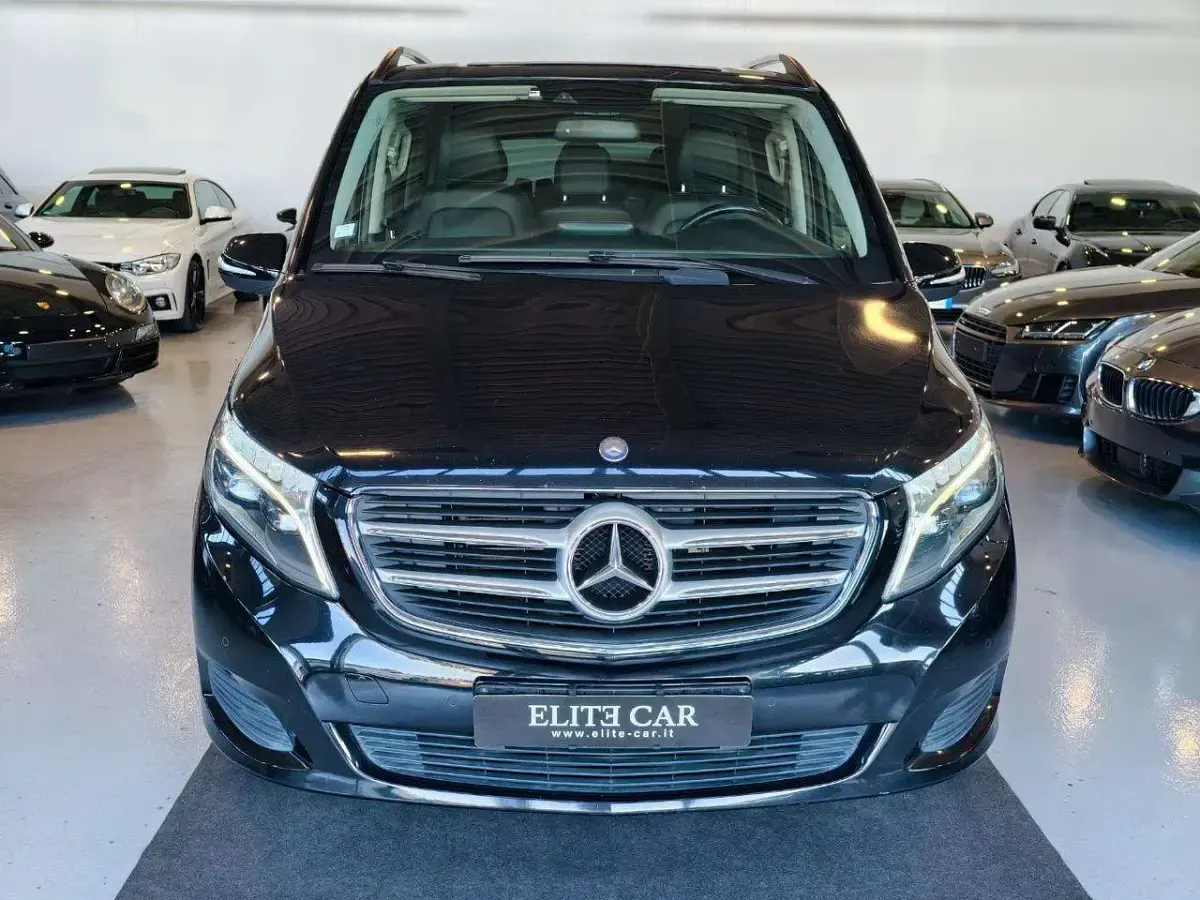 Usata Mercedes V250 Premium 190 CV (139 kW) 2015 Nero Monovolume