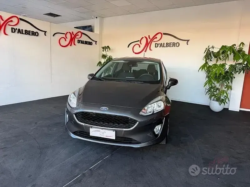 Usata Ford Fiesta Titanium 120 CV (88 kW) 2018 Grigio Utilitaria