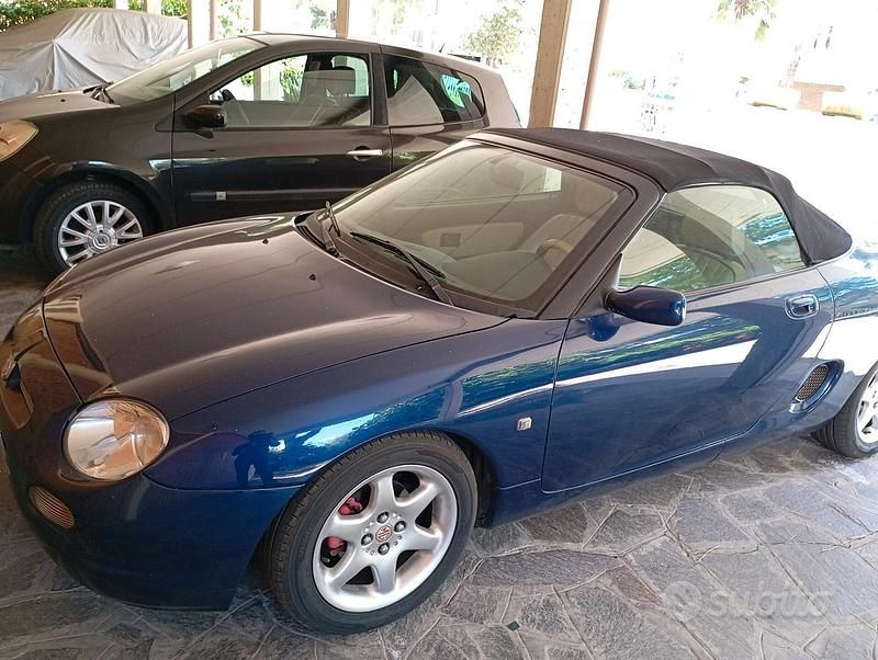Usata MG F 120 CV (88 kW) 1999 Blu Cabrio