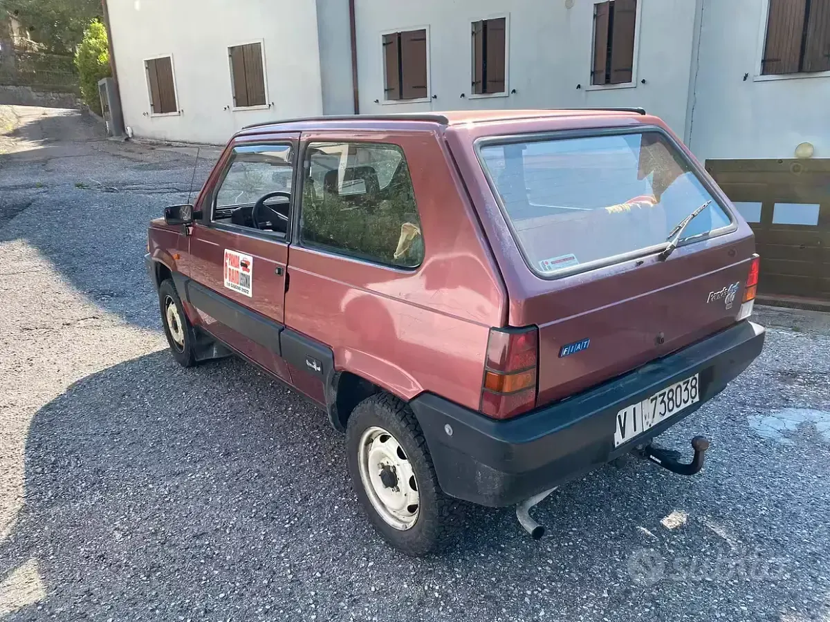 Usata Fiat Panda 4x4 50 CV (36 kW) 1988 Rosso Utilitaria