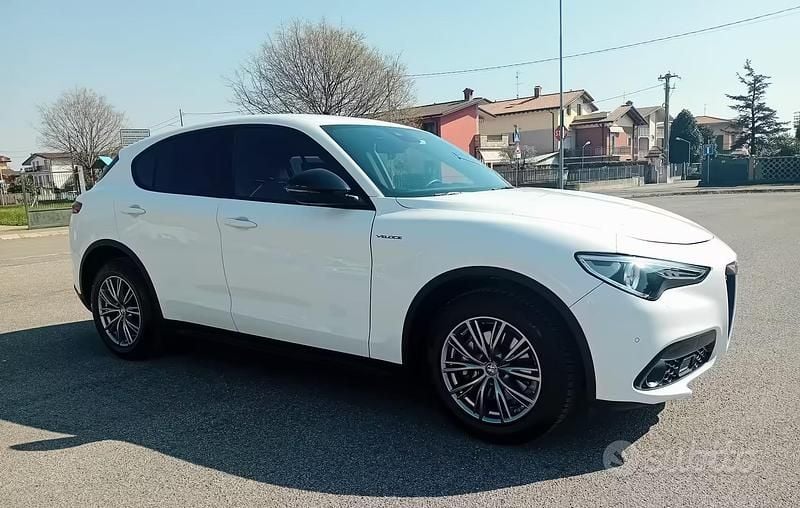 Usata Alfa Romeo Stelvio 190 CV (139 kW) 2022 Bianco SUV