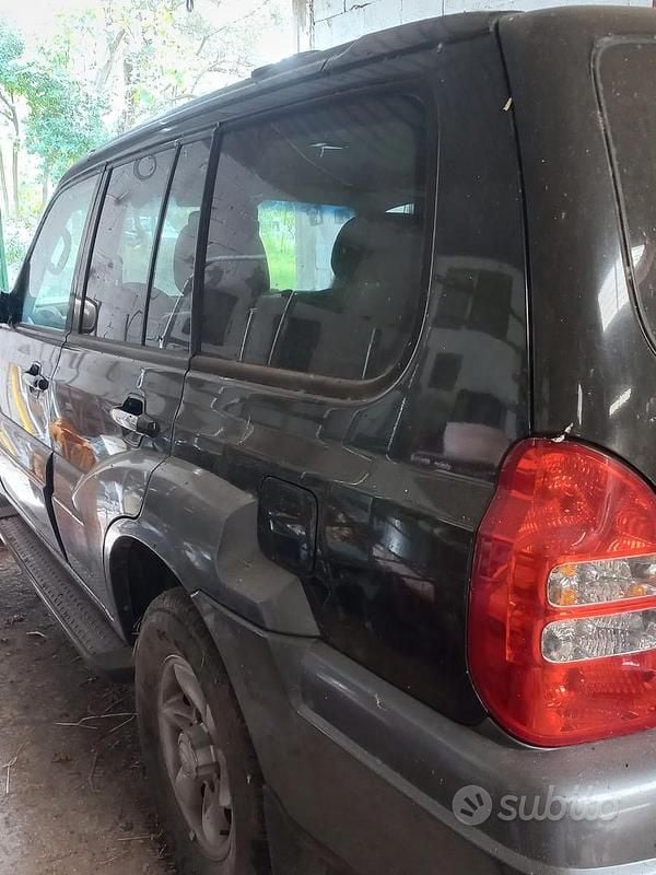 Usata Hyundai Terracan 163 CV (119 kW) 2004 Nero SUV