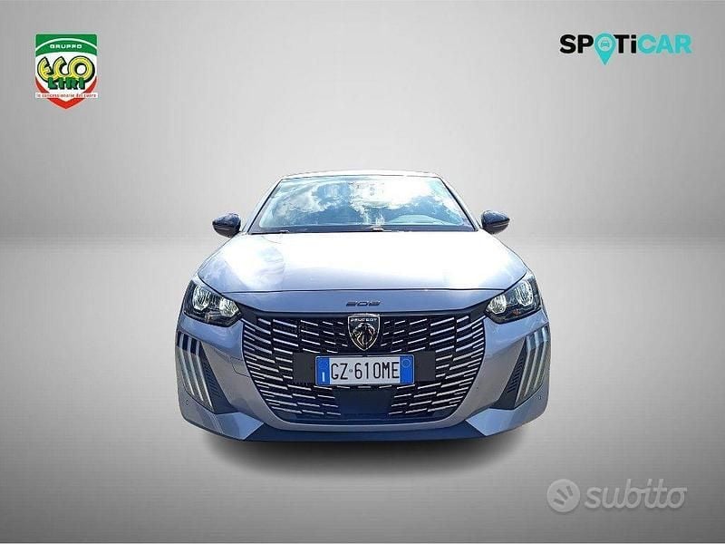 Usata Peugeot 208 Allure 101 CV (74 kW) 2025 Grigio Utilitaria