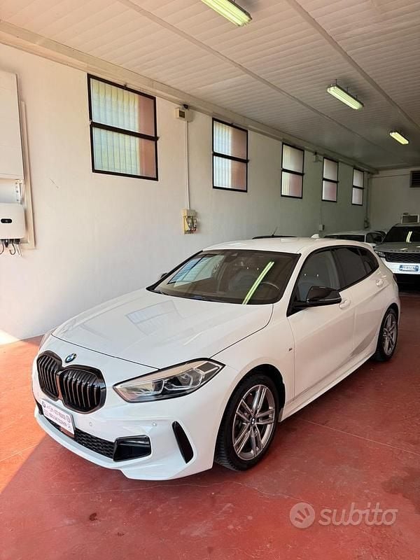 Usata BMW 116 M Sport 116 CV (85 kW) 2021 Bianco Utilitaria