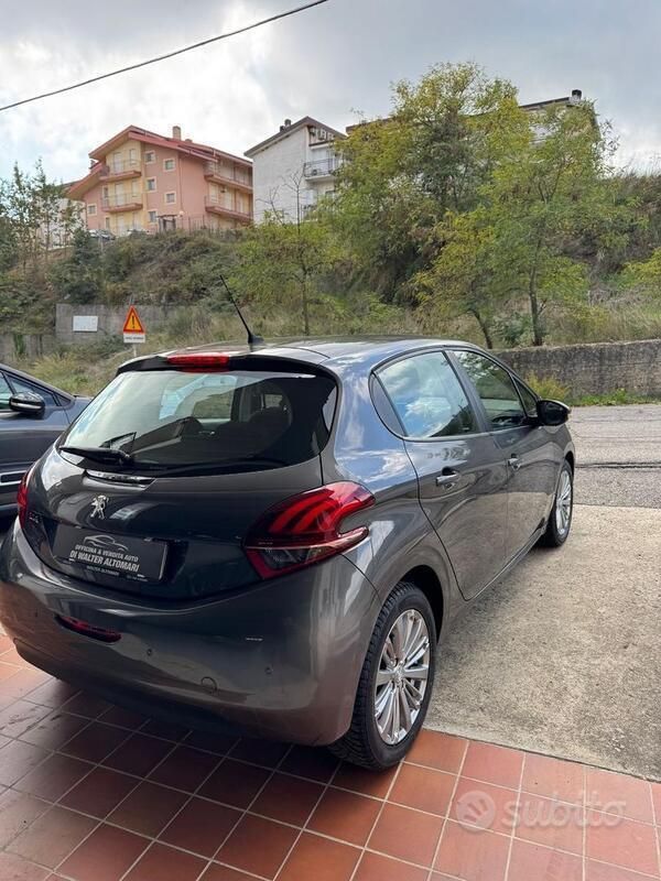 Usata Peugeot 208 2019 Utilitaria
