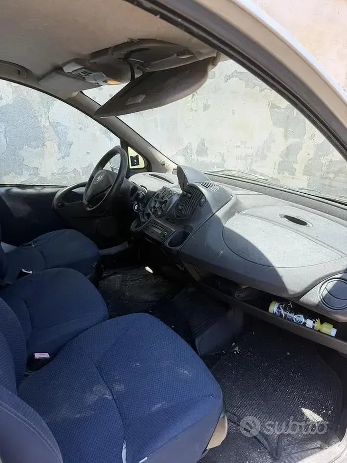 Usata Fiat Multipla 103 CV (75 kW) 2008 Grigio Monovolume