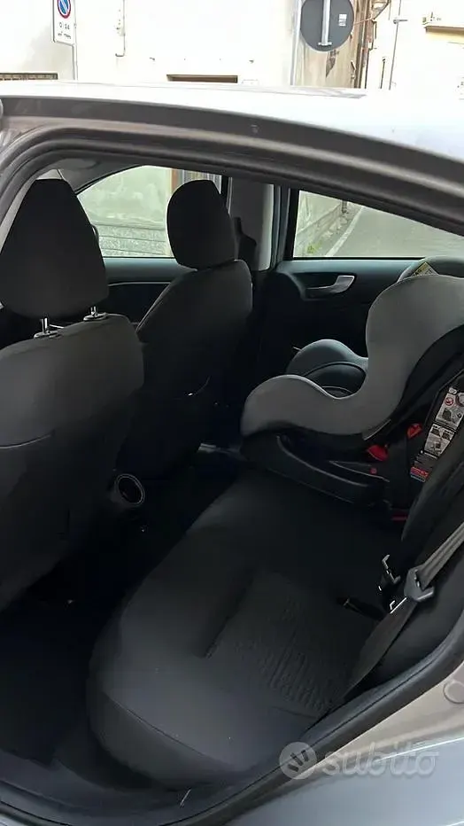 Usata Alfa Romeo Giulietta 105 CV (77 kW) 2011 Grigio Utilitaria