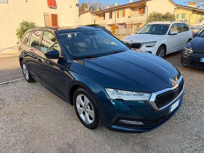 Gebraucht Skoda Octavia Executive 116 PS (85 kW) 2022 Blau Kombi
