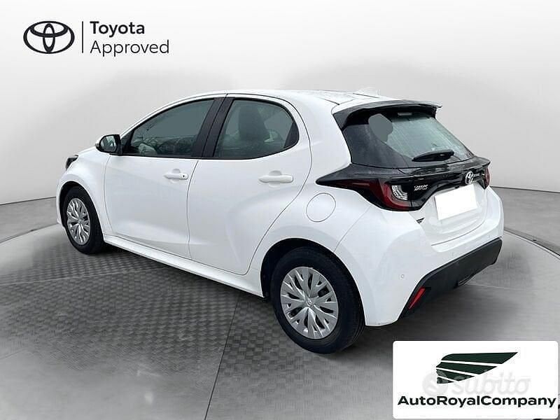 Usata Toyota Yaris Active 72 CV (52 kW) 2023 Bianco Utilitaria