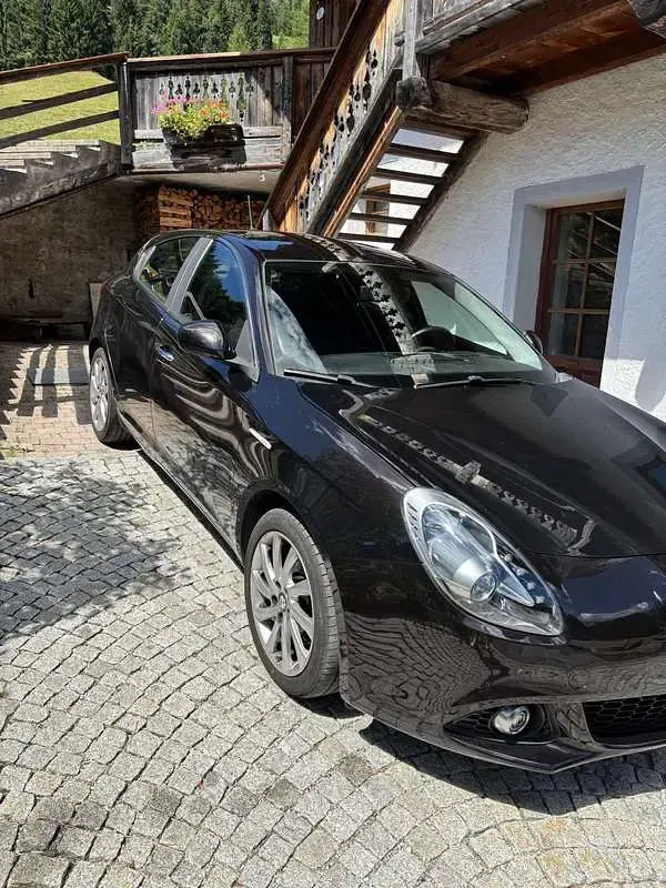 Usata Alfa Romeo Giulietta Distinctive 150 CV (110 kW) 2015 Nero Utilitaria