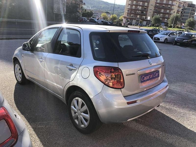 Usata Suzuki SX4 90 CV (66 kW) 2007 Argento SUV