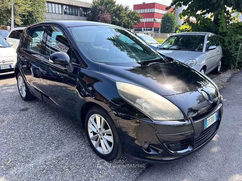 Usata Renault Scénic III 110 CV (80 kW) 2010 Nero Monovolume