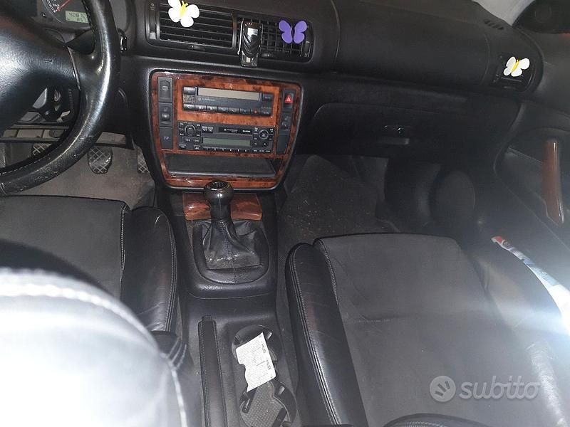 Usata VW Passat 110 CV (80 kW) 2001 Grigio Station wagon