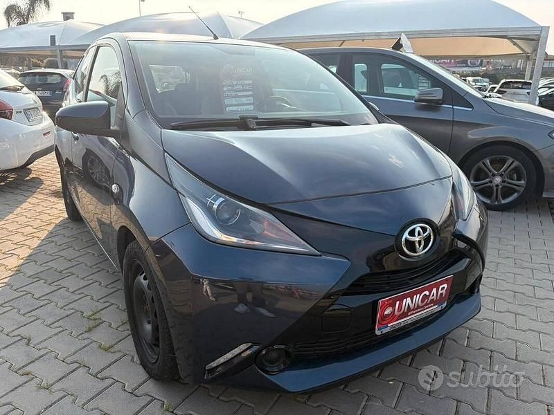 Usata Toyota Aygo X-pure 69 CV (50 kW) 2017 Utilitaria