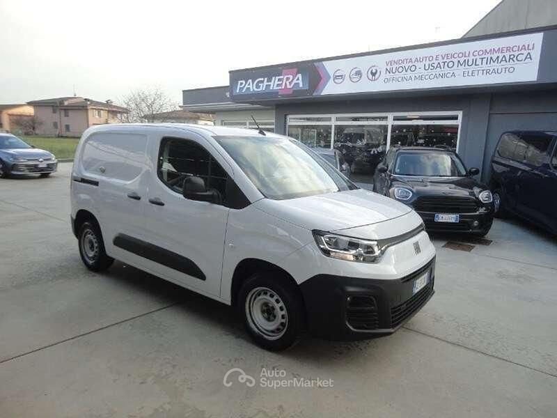 Usata Fiat Doblò 102 CV (75 kW) 2023 Bianco Monovolume