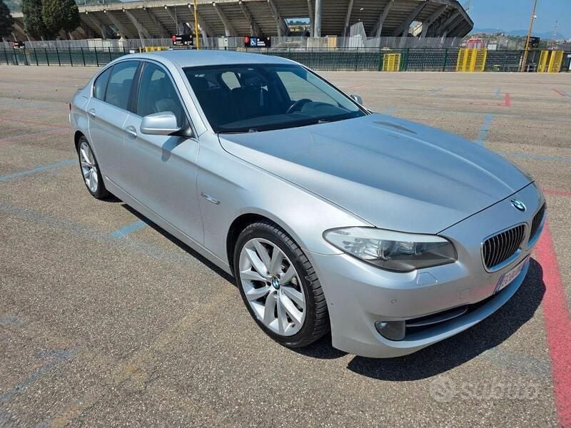 Argento Usata 2010 BMW 530 Efficient Dynamics Tre volumi | 7000 € (Super prezzo) - Immagine 1/4