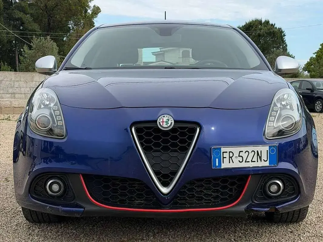 Begagnad Alfa Romeo Giulietta 120 HK (88 kW) 2018 Blå Halvkombi