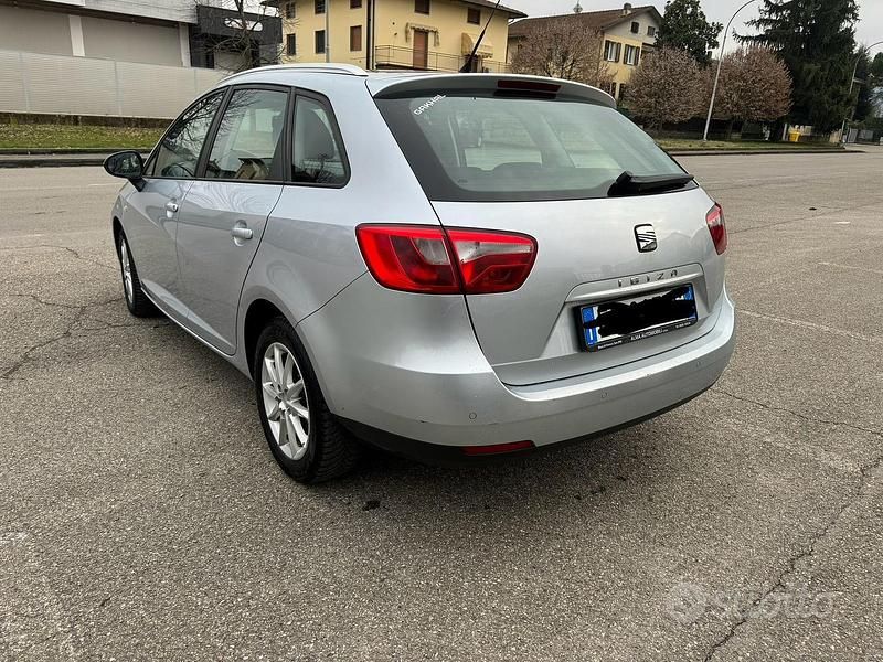 Usata Seat Ibiza 90 CV (66 kW) 2011 Grigio Berlina