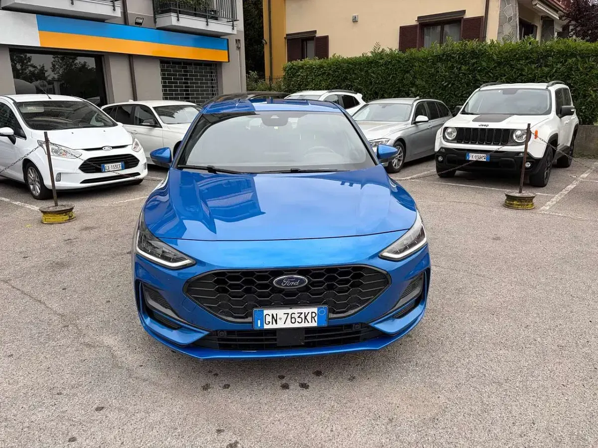 Usata Ford Focus ST-Line 125 CV (91 kW) 2023 Blu/azzurro Berlina