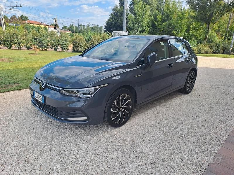 Usata VW Golf VIII 130 CV (95 kW) 2022 Utilitaria