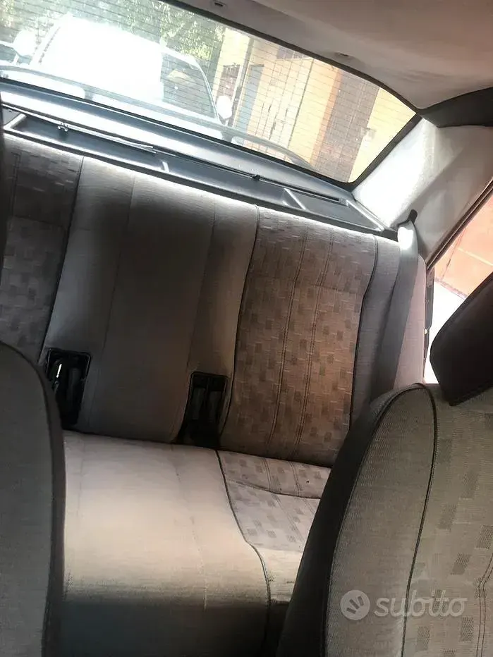 Usata Alfa Romeo 155 116 CV (85 kW) 1995 Nero Berlina
