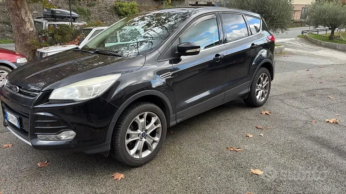 Usata Ford Kuga 140 CV (102 kW) 2014 Nero SUV