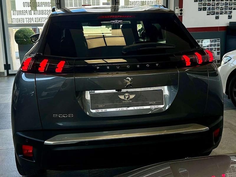 Usata Peugeot 2008 Allure 110 CV (80 kW) 2022 Grigio SUV
