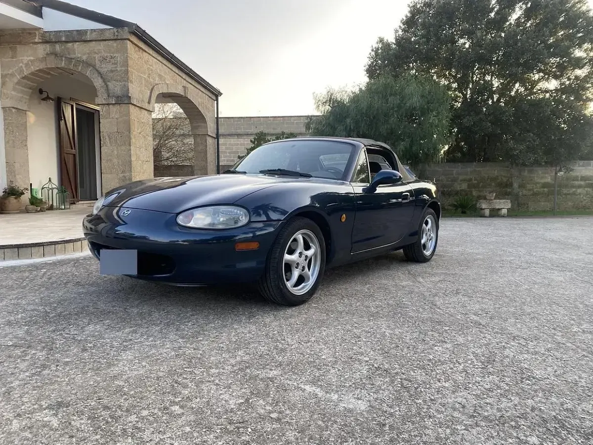 Usata Mazda MX5 90 CV (66 kW) 2000 Bluazzurro Cabrio