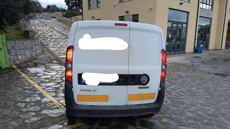 Usata Fiat Doblò 95 CV (69 kW) 2019 Bianco Monovolume