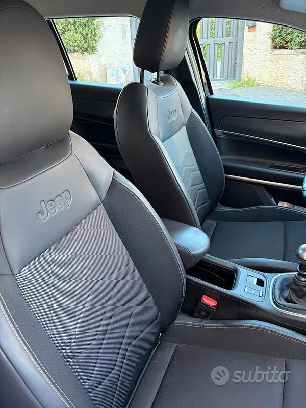 Usata Jeep Avenger 100 CV (73 kW) 2024 Nero SUV