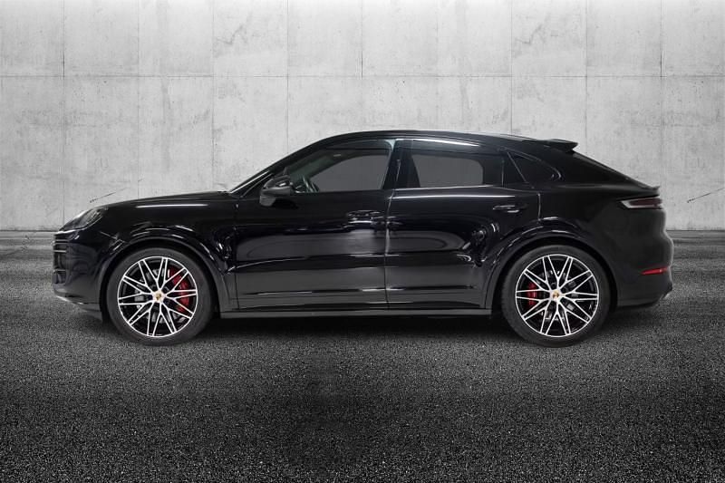 Usata Porsche Cayenne 475 CV (349 kW) 2023 Nero metallizzato SUV
