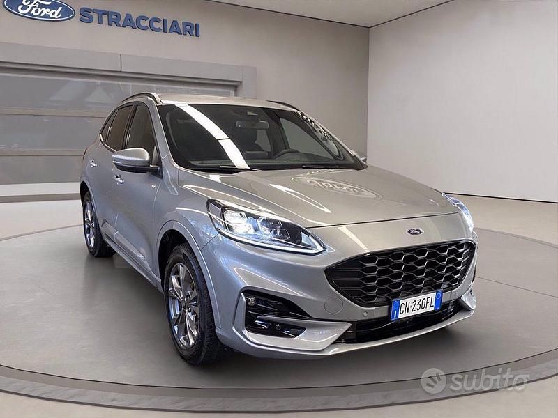 Usata Ford Kuga ST-Line X 225 CV (165 kW) 2023 Grigio metallizzato SUV