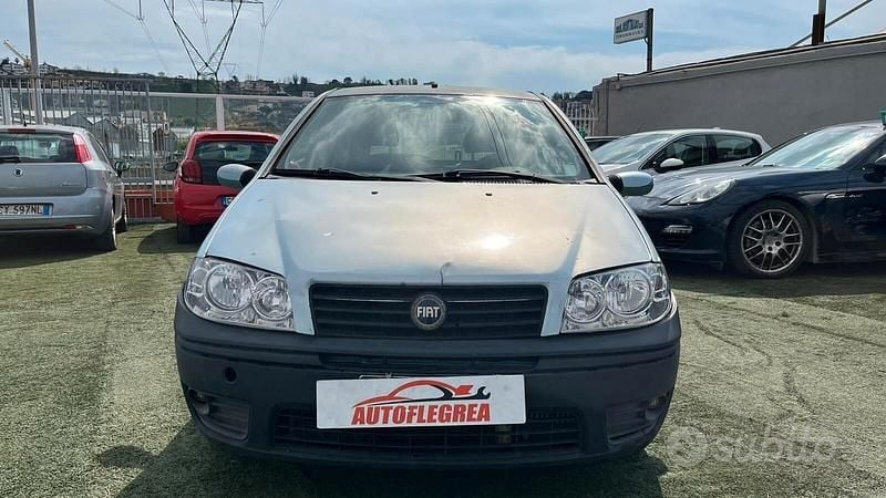Usata Fiat Punto Active 70 CV (51 kW) 2004 Blu Utilitaria