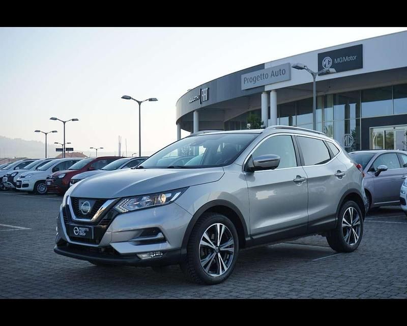 Usata Nissan Qashqai N-Connecta 131 CV (96 kW) 2018 Grigio SUV