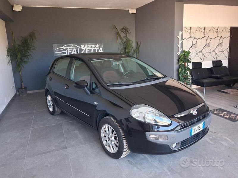 Usata Fiat Grande Punto Dynamic 77 CV (56 kW) 2010 Marrone Utilitaria