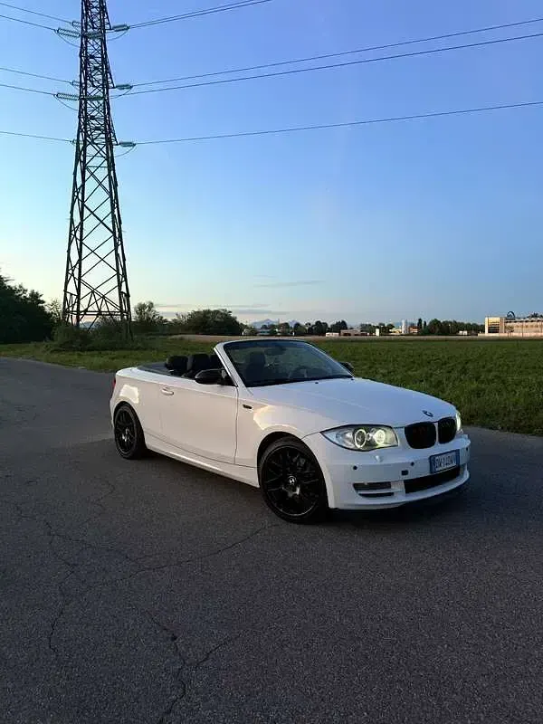 Usata BMW 120 Cabriolet 177 CV (130 kW) 2009 Cabrio