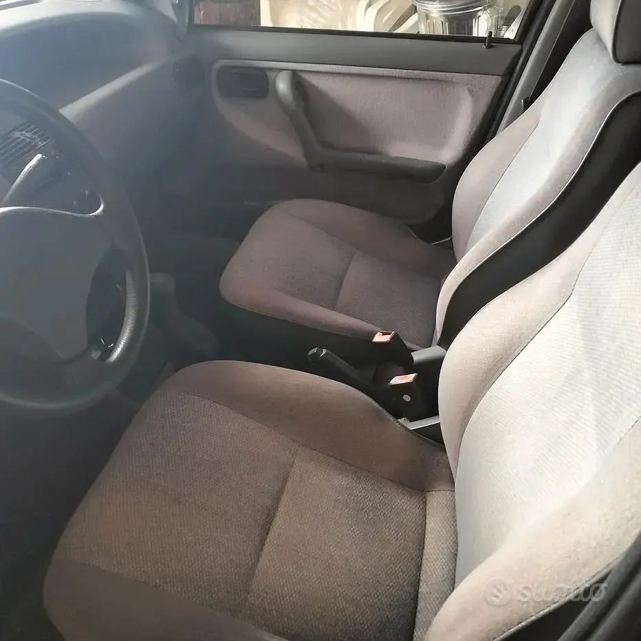 Usata Fiat Punto 54 CV (39 kW) 1999 Utilitaria