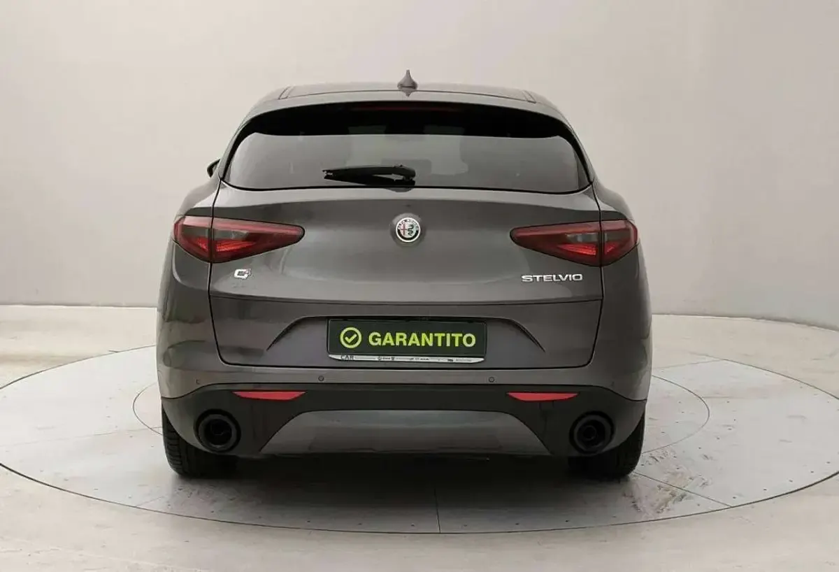 Usata Alfa Romeo Stelvio Sprint 190 CV (139 kW) 2022 Grigio SUV