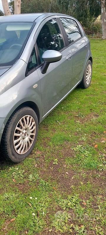 Usata Fiat Grande Punto 75 CV (55 kW) 2009 Grigio Utilitaria