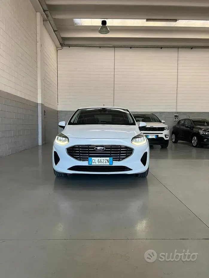 Gebraucht Ford Fiesta Titanium 75 PS (55 kW) 2022 Weiß Kleinwagen