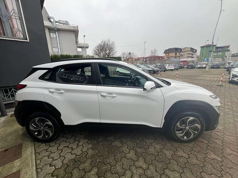 Usata Hyundai Kona 105 CV (77 kW) 2023 Bianco SUV