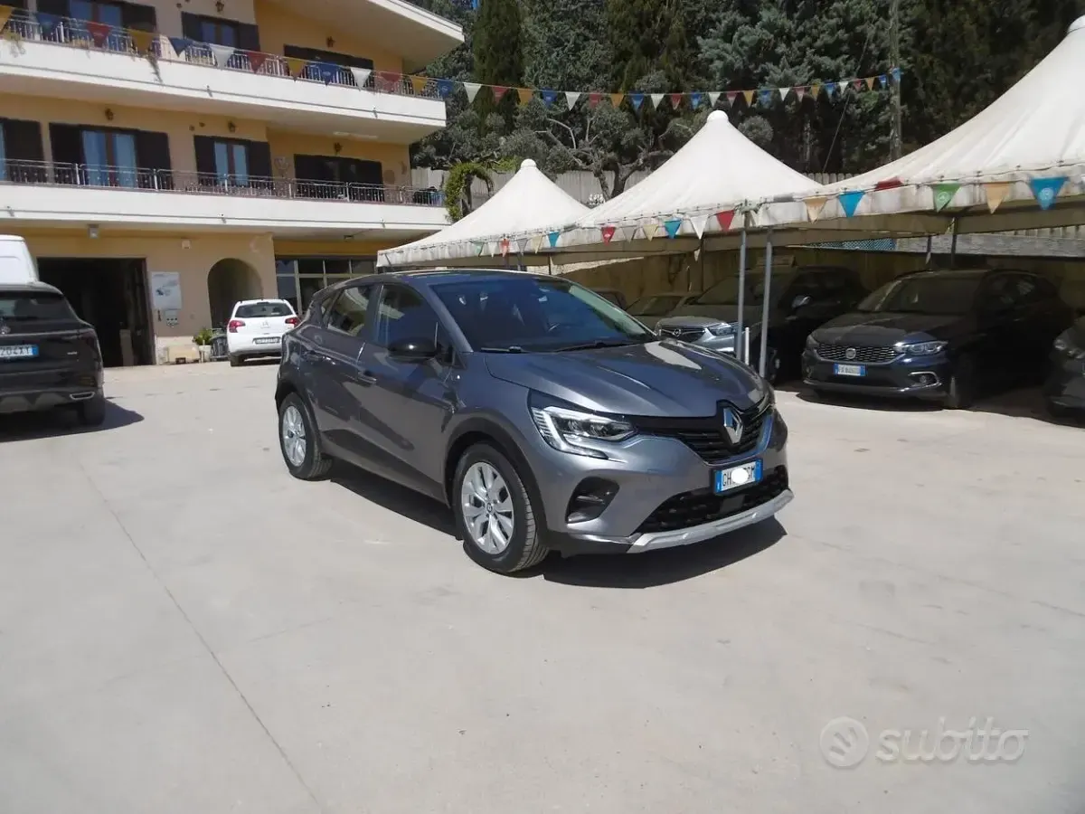 Usata Renault Captur Business 91 CV (66 kW) 2021 Grigio SUV