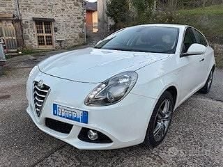 Bianco Usata 2015 Alfa Romeo Giulietta Sprint Tre volumi | 7300 € (Buon prezzo) - Immagine 1/4