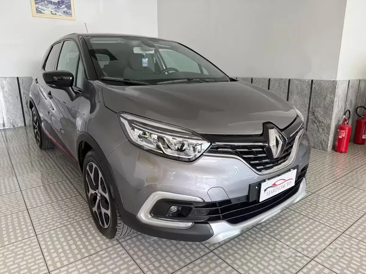 Usata Renault Captur Initiale Paris 150 CV (110 kW) 2019 Grigio SUV