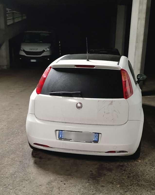 Usata Fiat Grande Punto Dynamic 77 CV (56 kW) 2009 Utilitaria